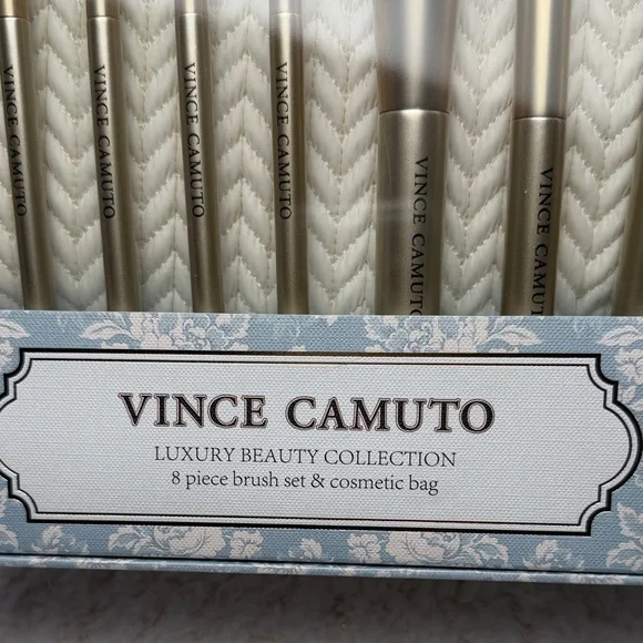 Vince Camuto Luxury Beauty Collection Gold Brush Set with Cosmetic Bag - Picture 3 of 5